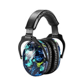 Casque anti-bruit enfant graffiti en vue latérale, offrant une protection auditive efficace contre les nuisances sonores