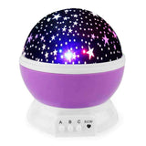 Projecteur Starry sky en version violette, diffusant un ciel étoilé lumineux